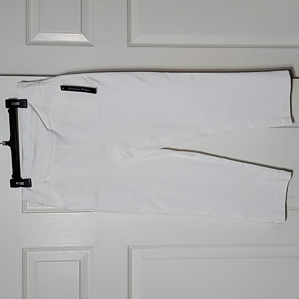 NWT Jessica Riley womens capri pants white size S